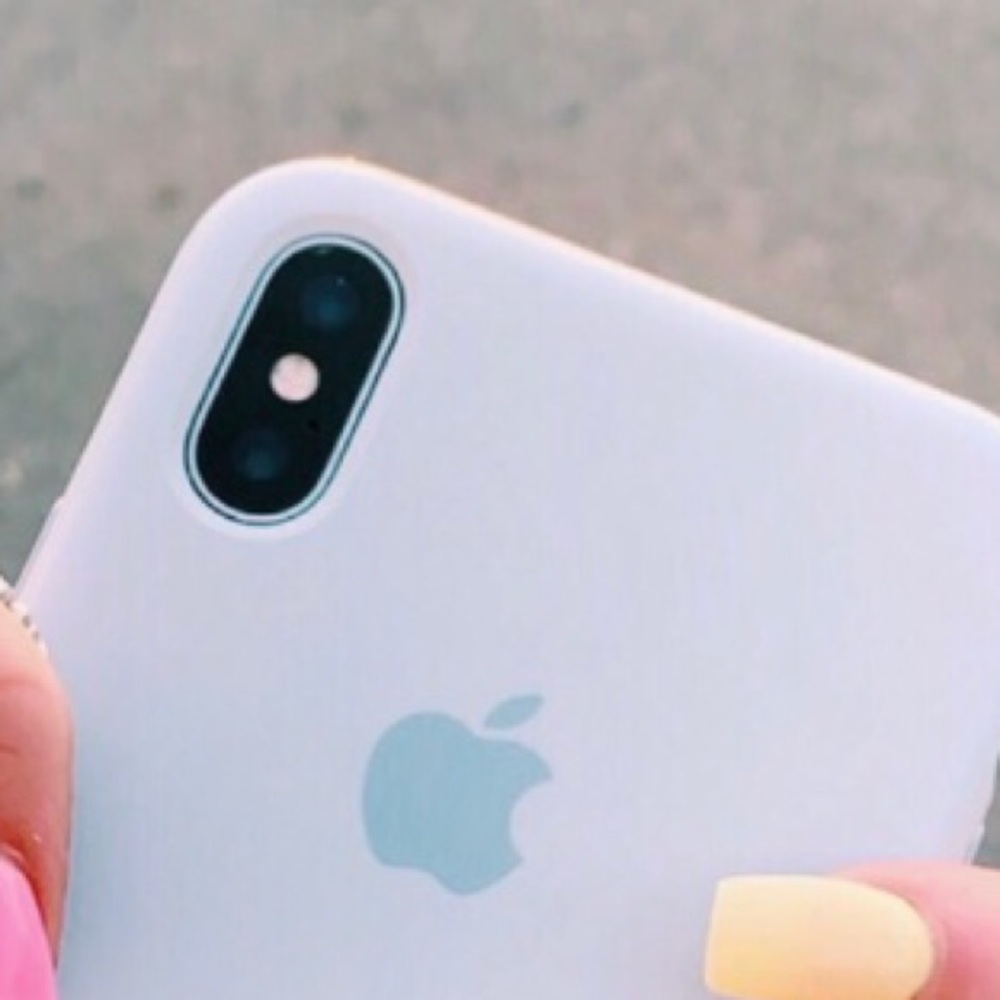 Meet your Posher, Hallie